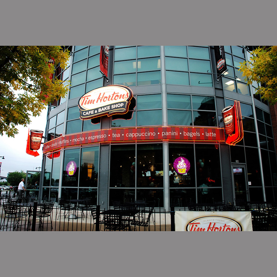 wall-mounted-exterior-illuminated-sign-restaurant-franchise.jpg
